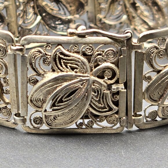 Vintage 850 Silver Filigree Panel Bracelet 7" Floral Design Hidden Clasp - Picture 3 of 11
